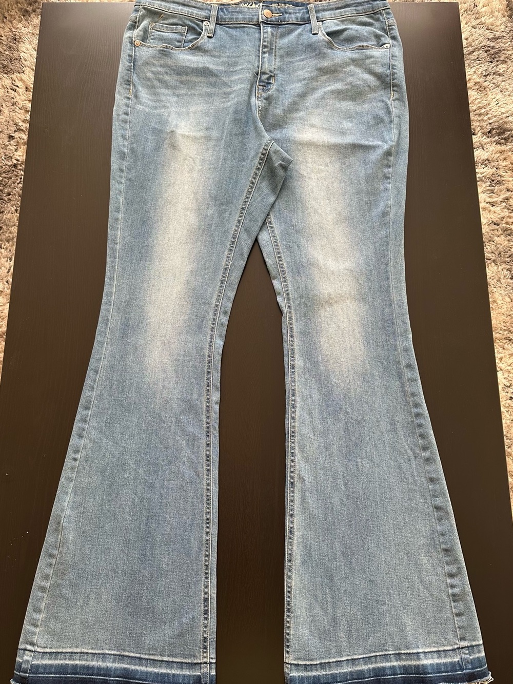 Classic Light Blue Wide-Leg Flare Jeans – Women's